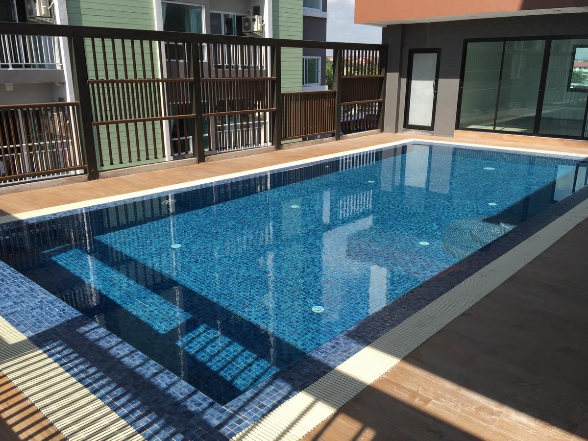 Modernbright Laemchabang Aparthotel Bang Lamung Bagian luar foto