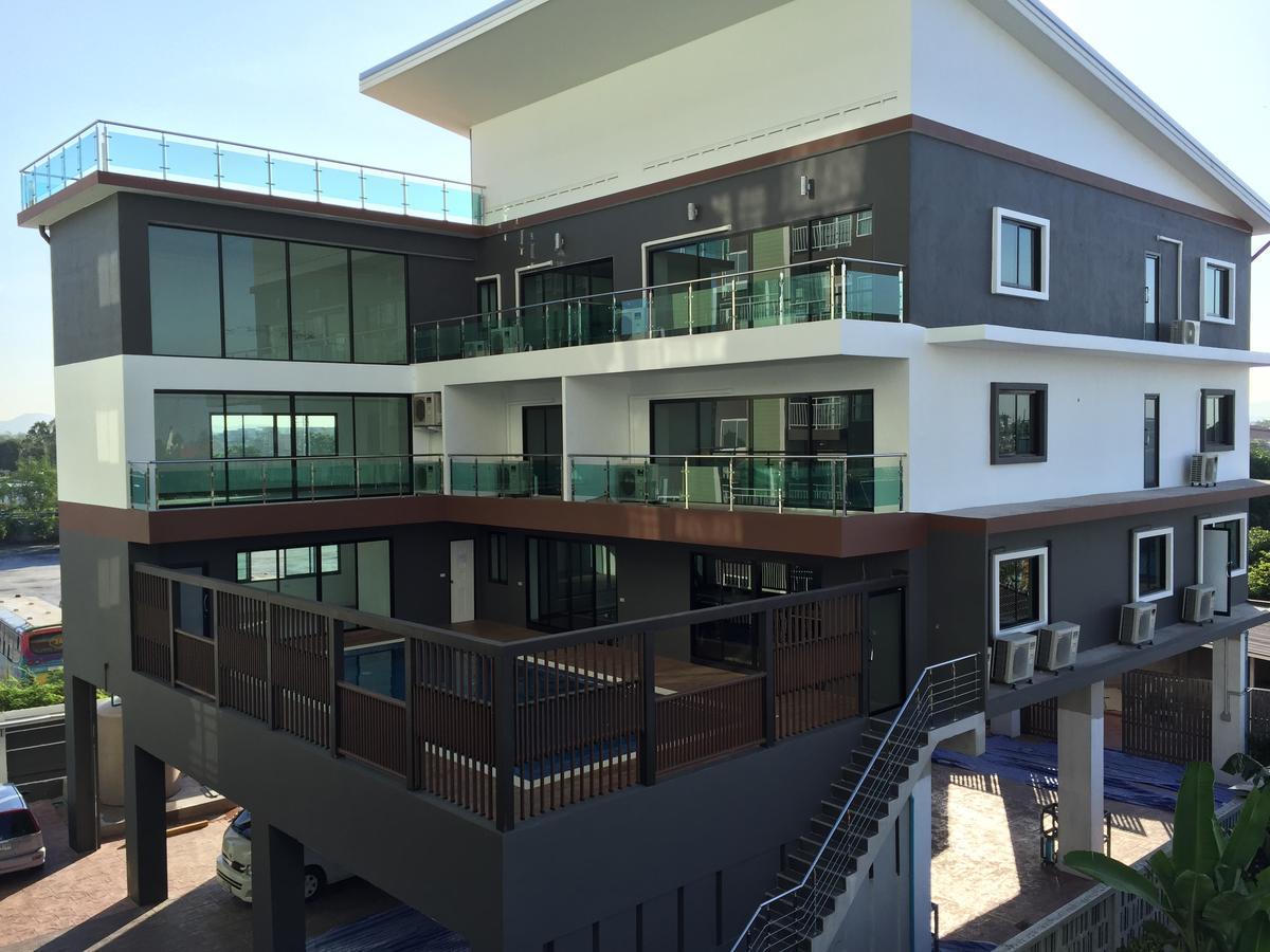 Modernbright Laemchabang Aparthotel Bang Lamung Bagian luar foto