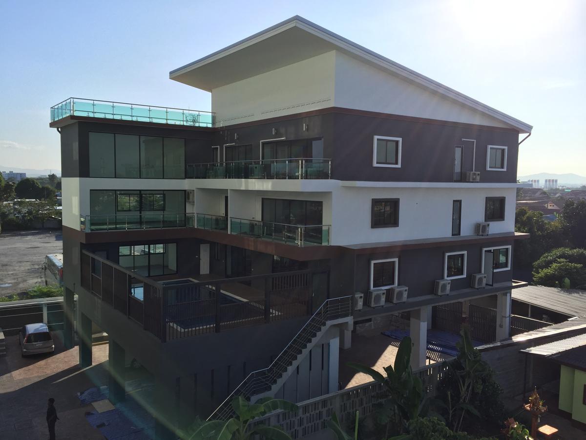 Modernbright Laemchabang Aparthotel Bang Lamung Bagian luar foto