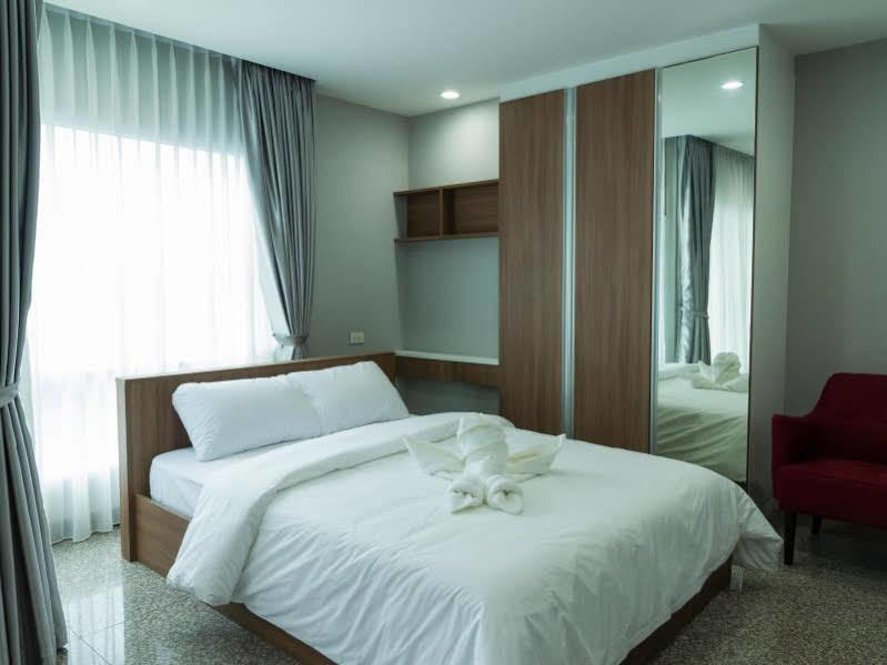 Modernbright Laemchabang Aparthotel Bang Lamung Bagian luar foto