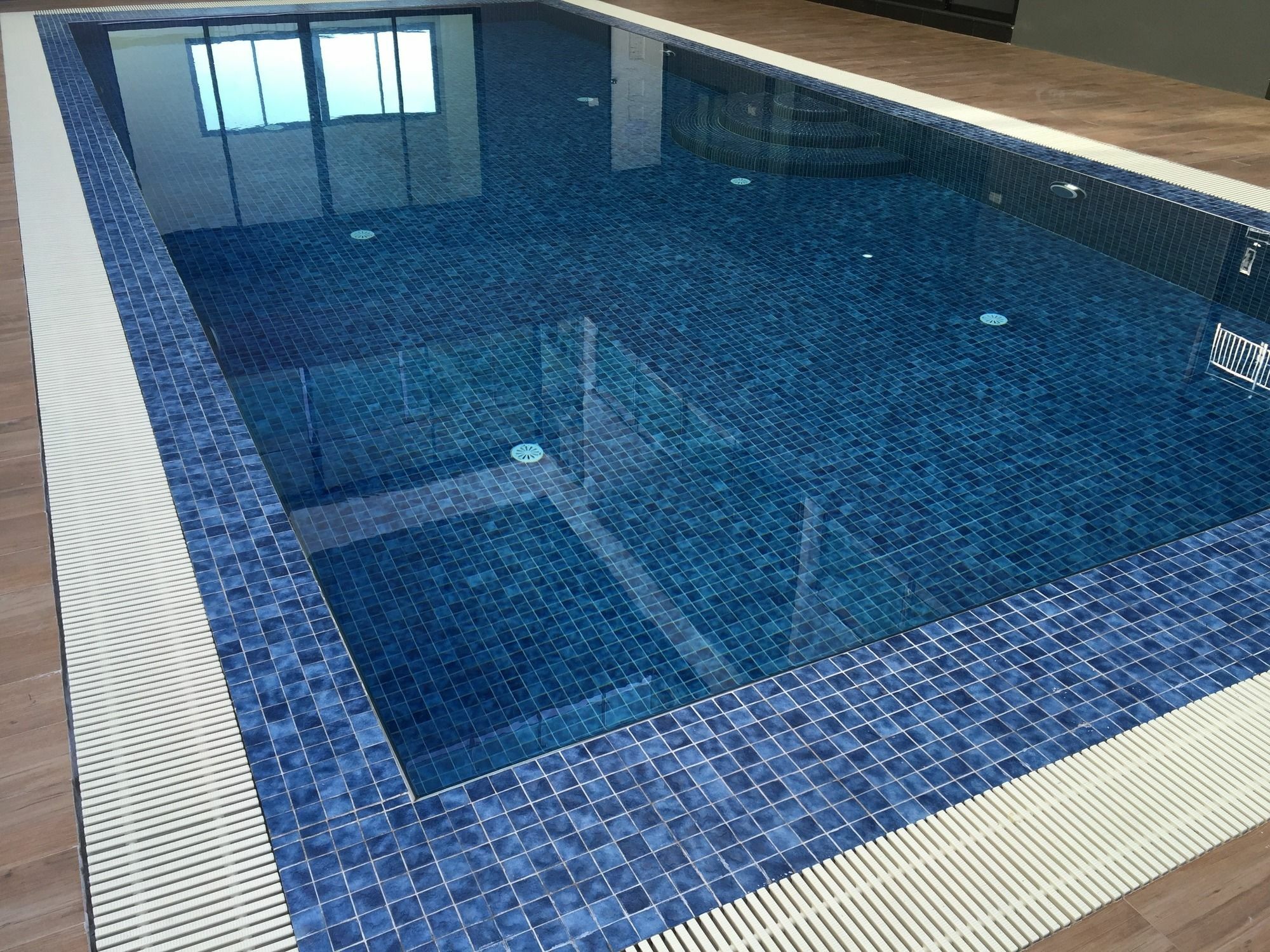 Modernbright Laemchabang Aparthotel Bang Lamung Bagian luar foto