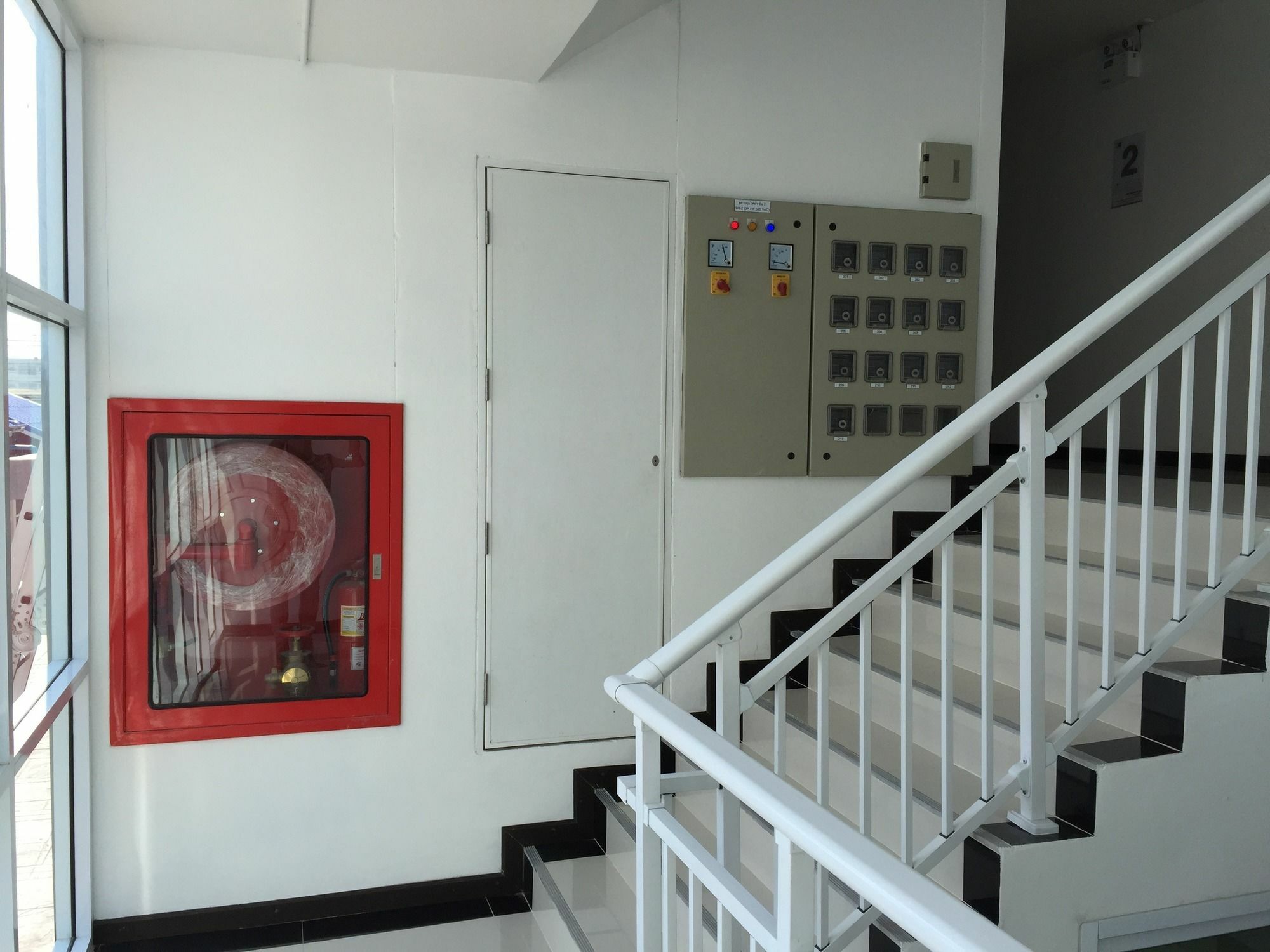 Modernbright Laemchabang Aparthotel Bang Lamung Bagian luar foto