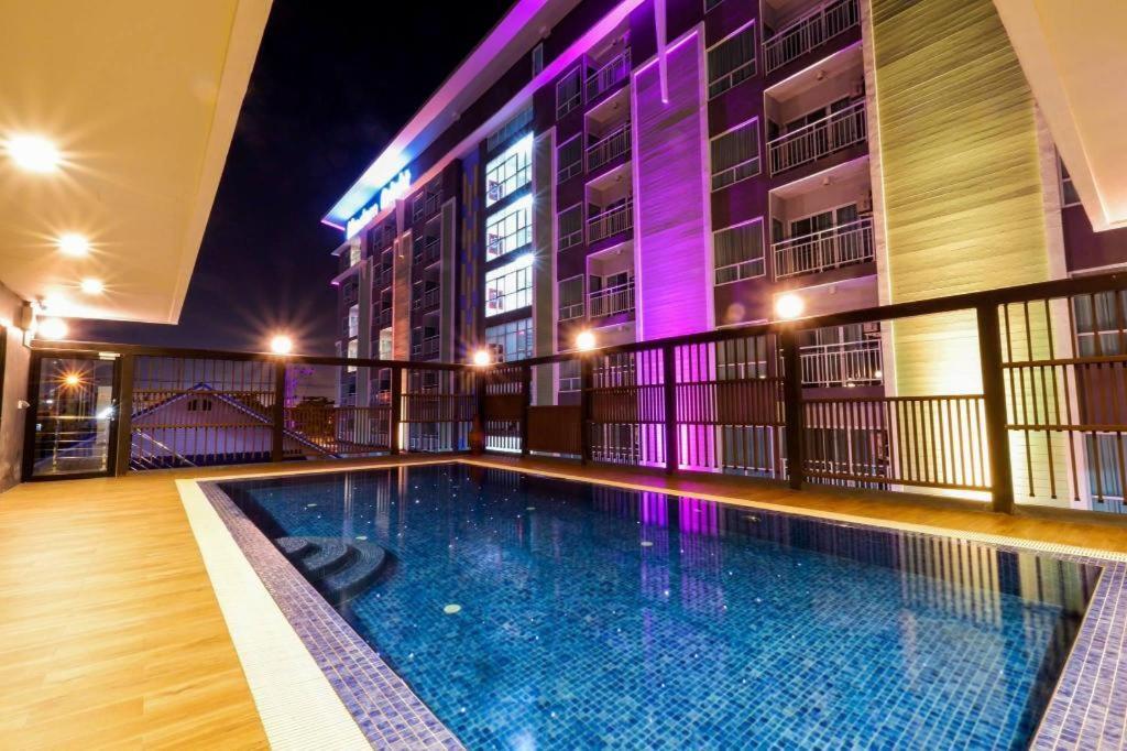 Modernbright Laemchabang Aparthotel Bang Lamung Bagian luar foto